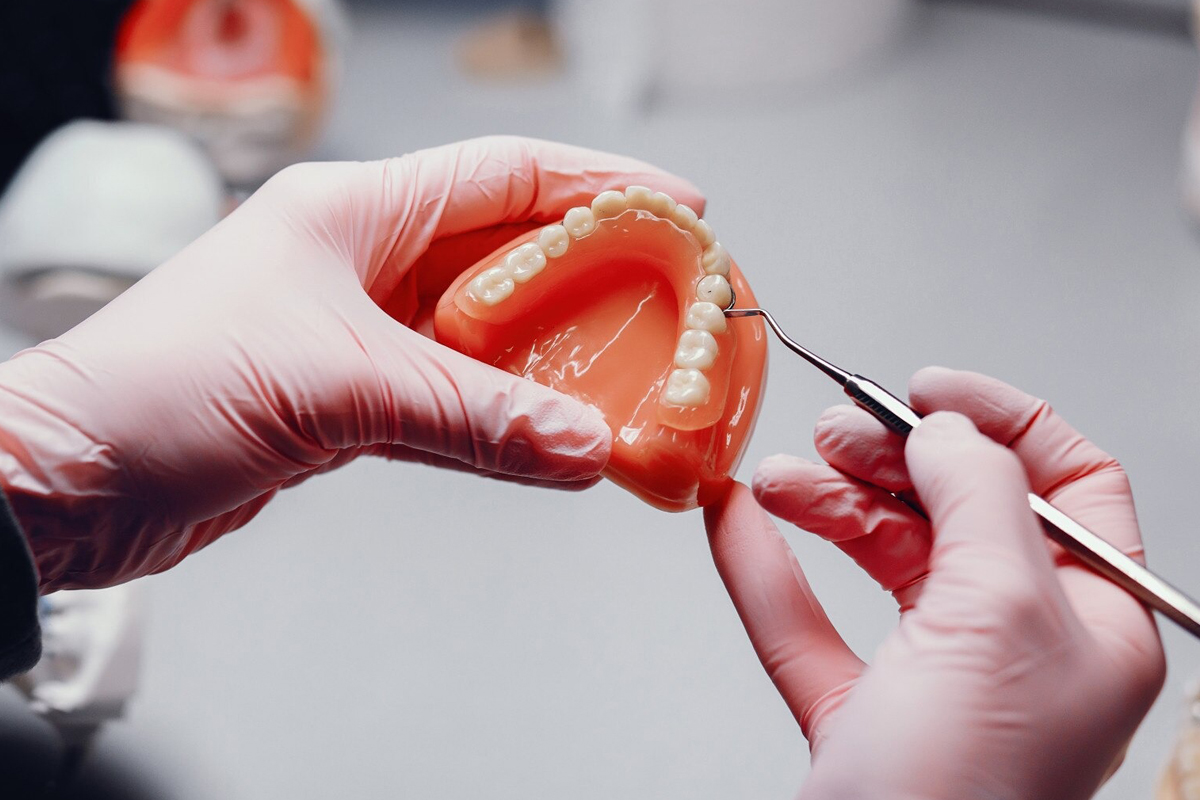About denture repairs